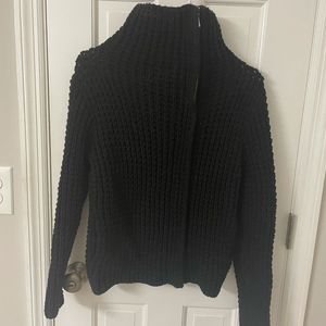 🍸GAP small asymmetrical zip sweater🍸